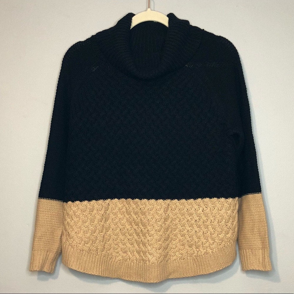 DRY GOODS Women’s Sweater Size S/M